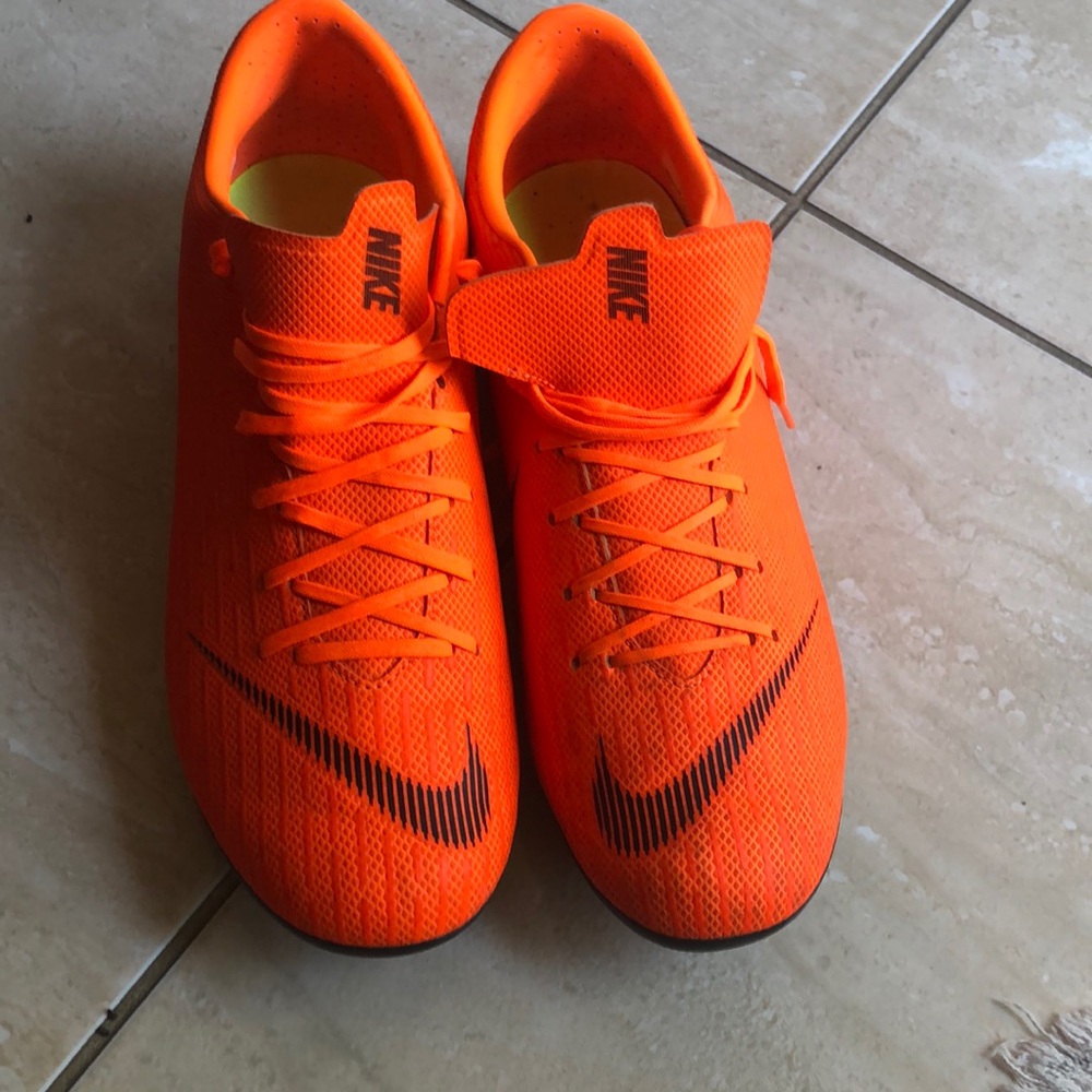 Nike mercurial cleats size 9.5